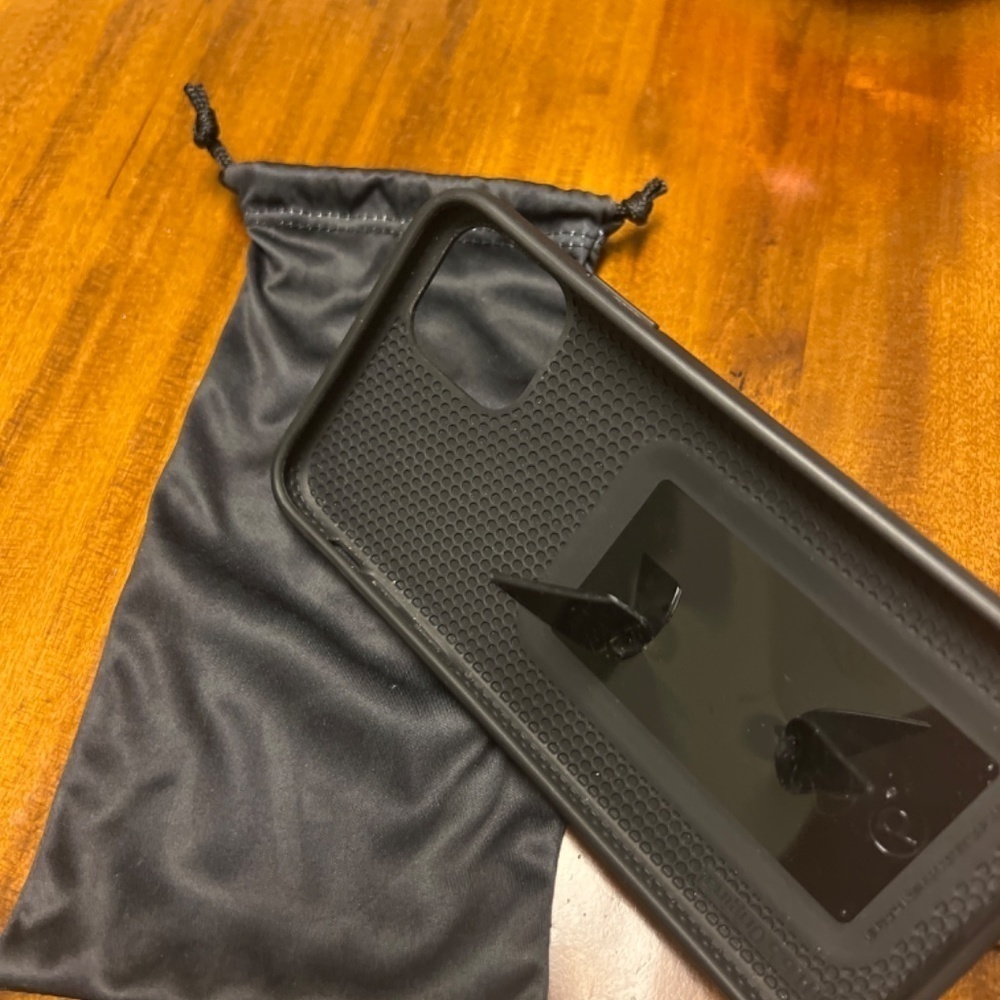 COPY - Loopy case for an I-Phone 11 Pro Max. Excellent condition. - Picture 2 of 2